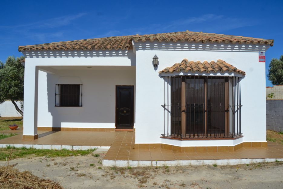 Countryside villa for sale in Chiclana