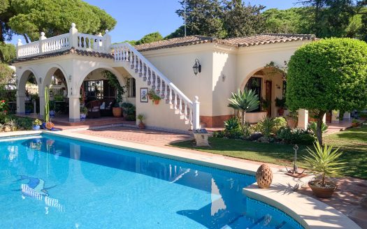 Lovely villa with pool for sale in Chiclana id v1e4g