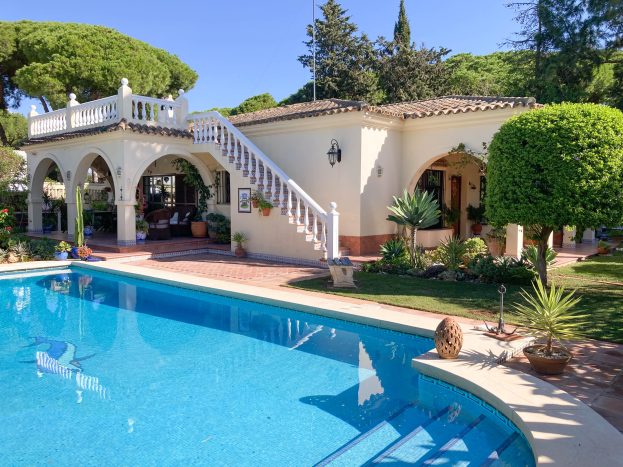 Lovely villa with pool for sale in Chiclana id v1e4g